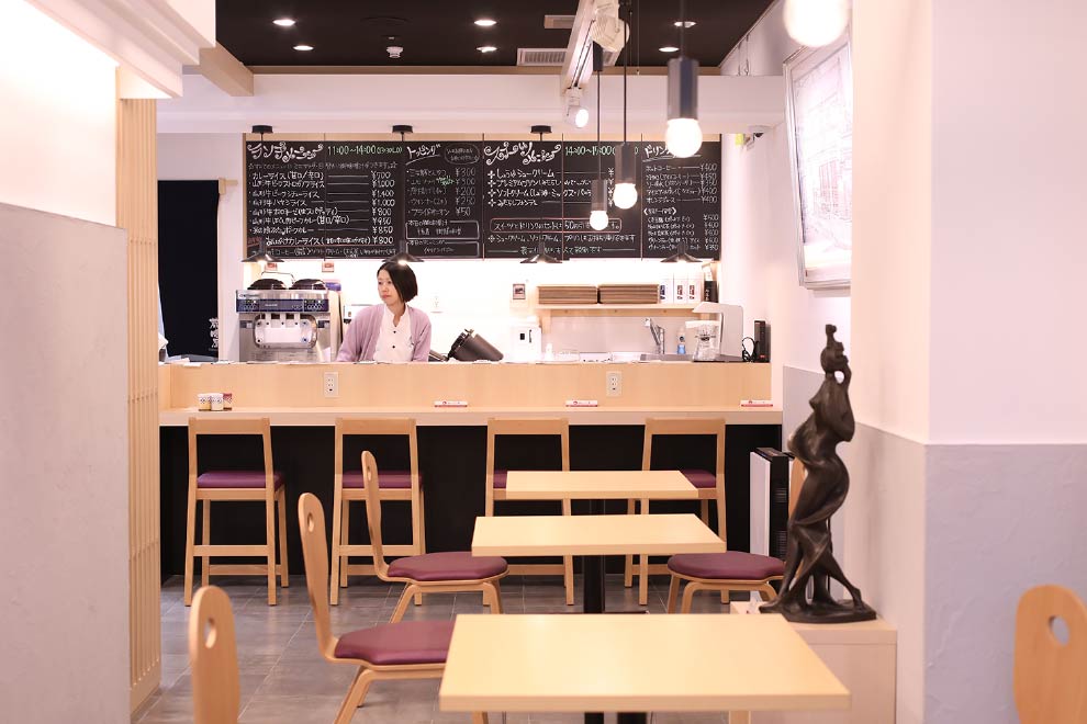 カレーと、スイーツと、マルジュウのお店　蔵膳屋