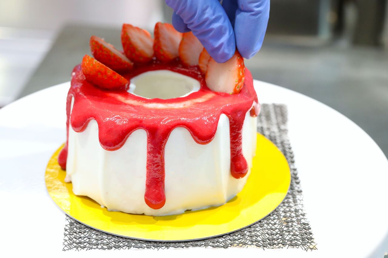 「リッチストロベリー」を製造する様子