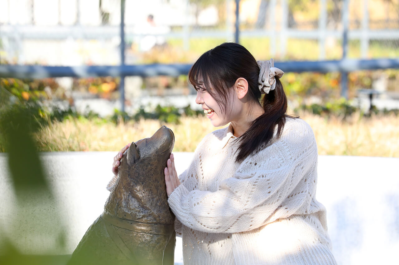 忠犬ハチ公像をモチーフにしたパブリックアート「渋谷の方位磁針｜ハチの宇宙」