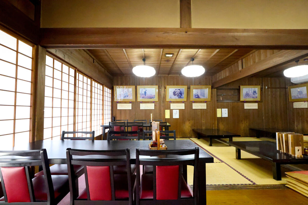 報徳庵の店内