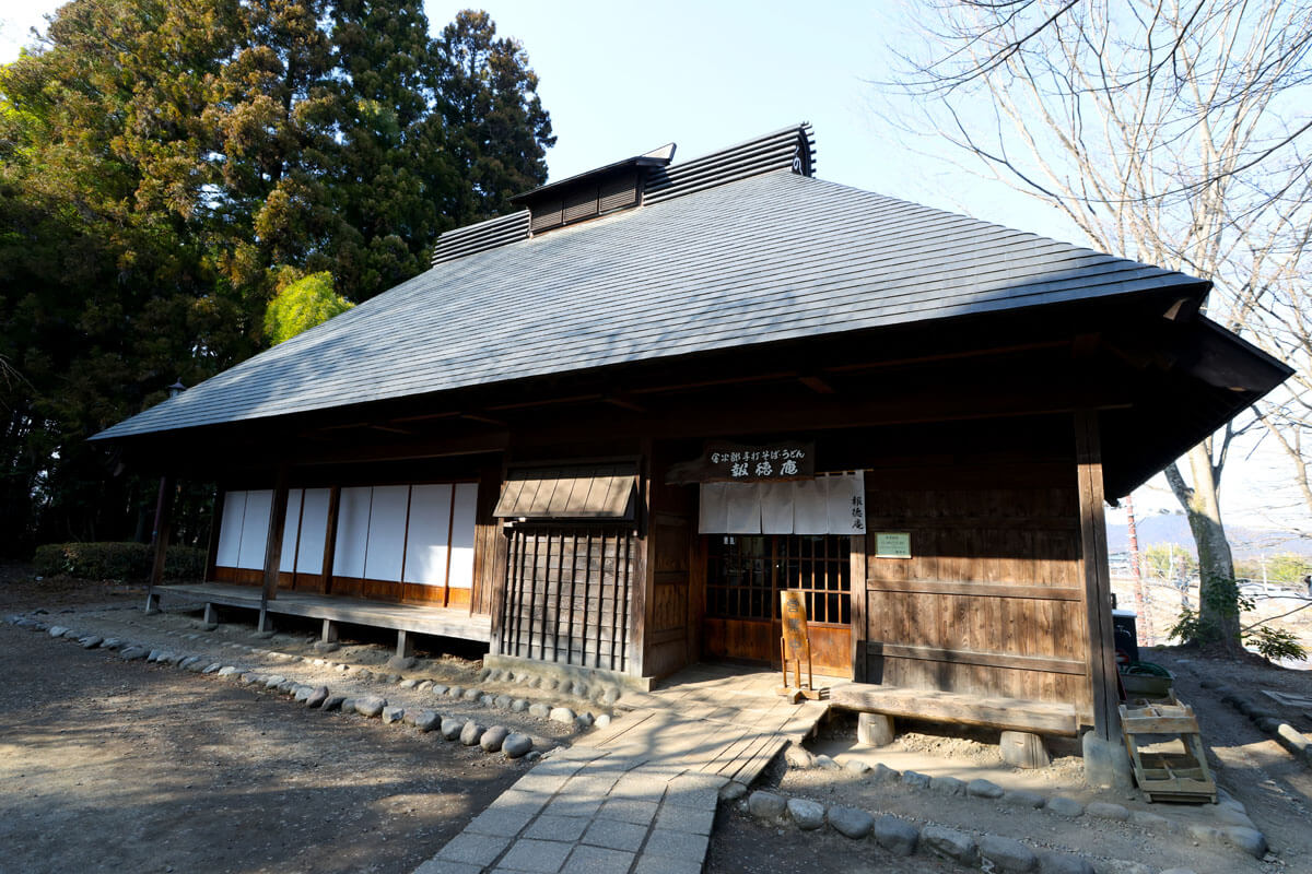 報徳庵の縁側