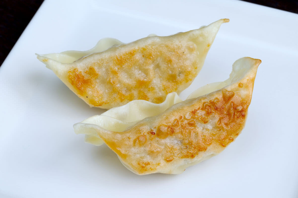 朝食会場にある「青源の焼餃子」