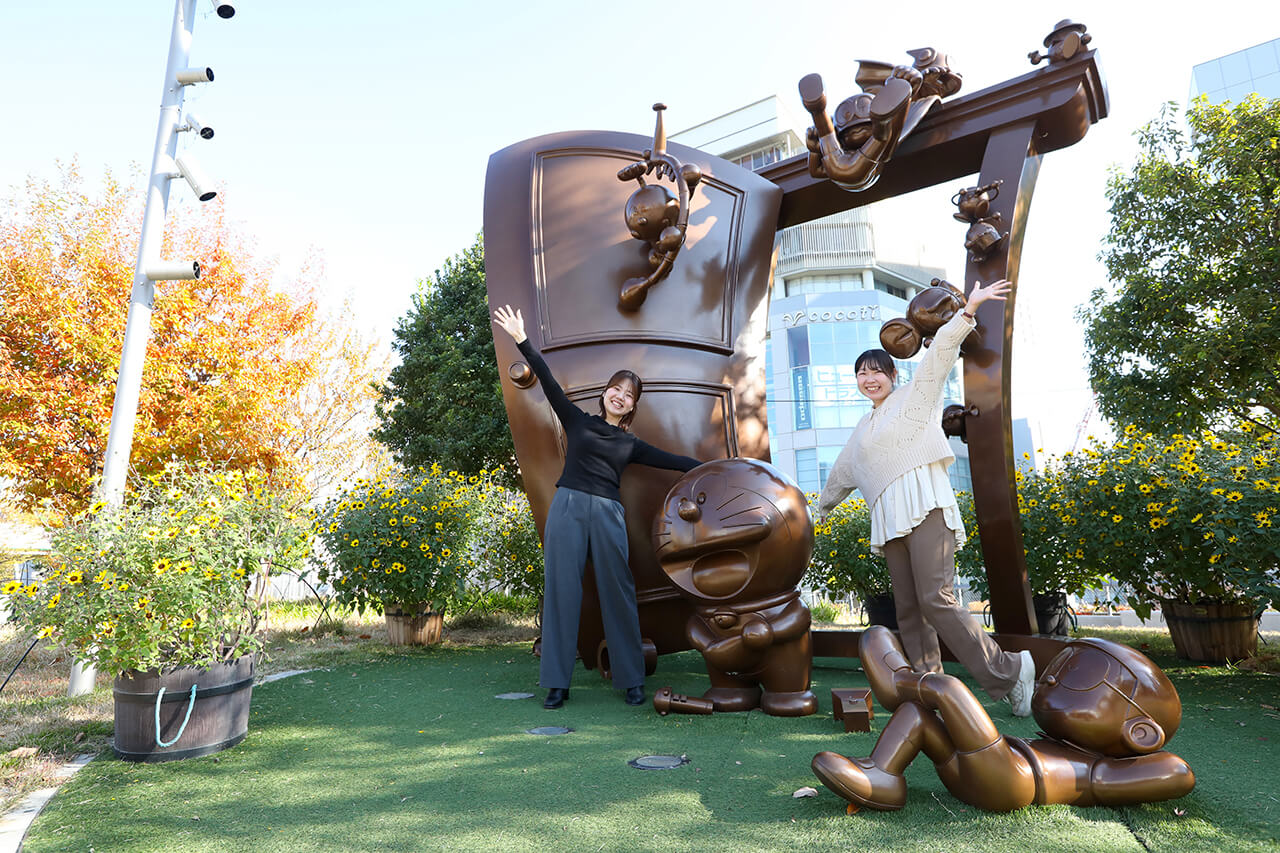 DORAEMON'S DOOR TO THE FUTURE